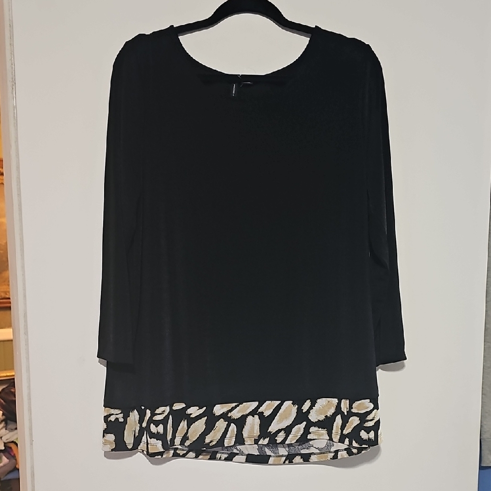 New Directions Black Top with Patterned Hem Sz Large Animal Print Fall